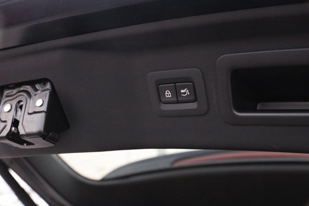 Mazda CX-90 Vehicle Image 08