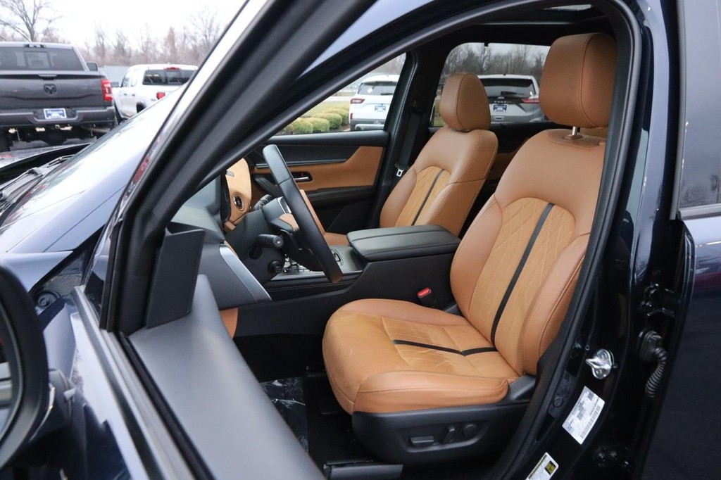 Mazda CX-90 Vehicle Image 10