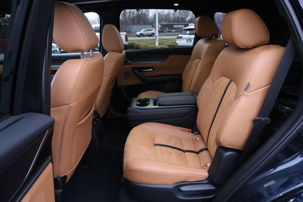 Mazda CX-90 Vehicle Image 11