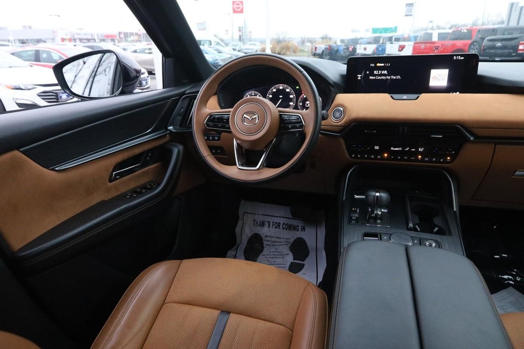 Mazda CX-90 Vehicle Image 25