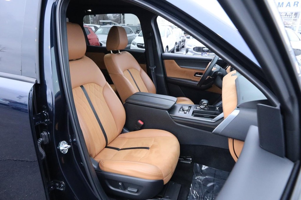 Mazda CX-90 Vehicle Image 30