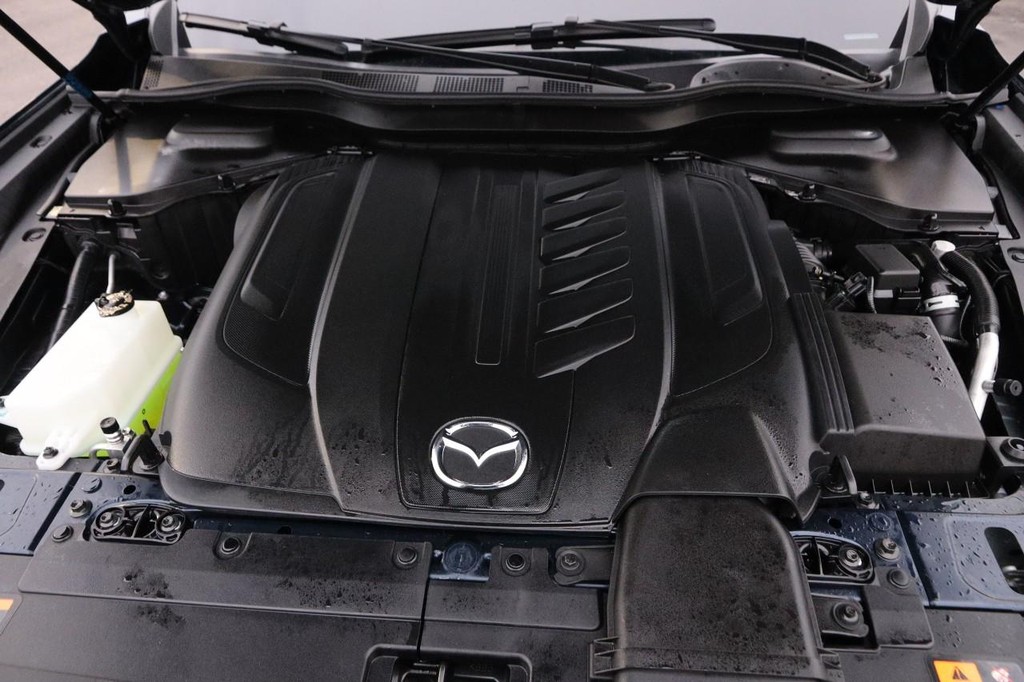 Mazda CX-90 Vehicle Image 31