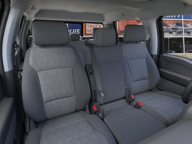 Ford Super Duty F-250 SRW Vehicle Full-screen Gallery Image 10