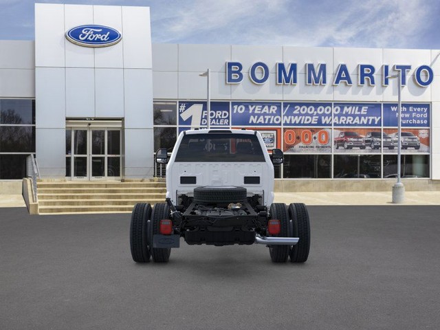 Ford Super Duty F-450 DRW Vehicle Image 05