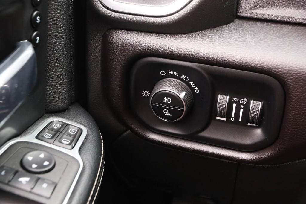 Ram 2500 Vehicle Image 22