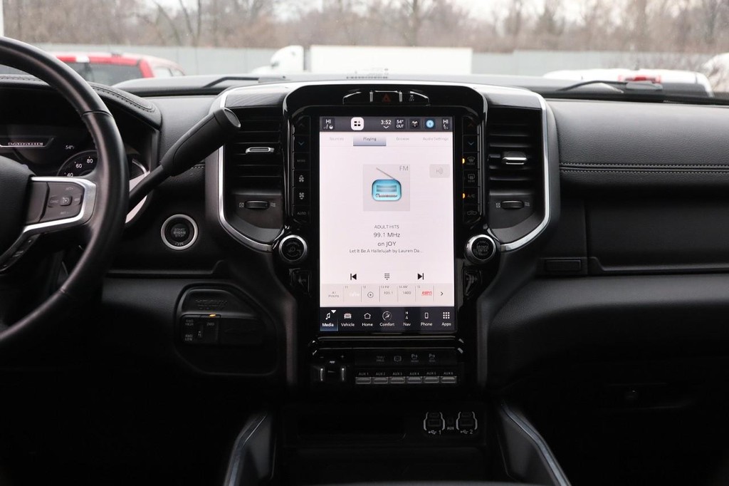 Ram 2500 Vehicle Image 26