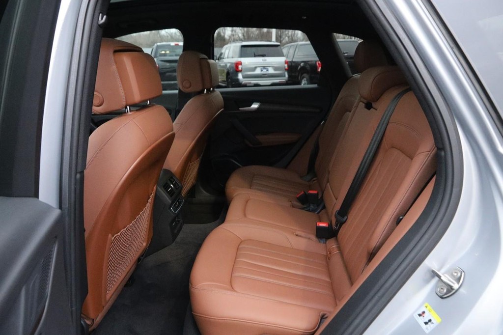 Audi Q5 Vehicle Image 11