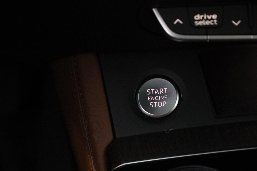 Audi Q5 Vehicle Image 16