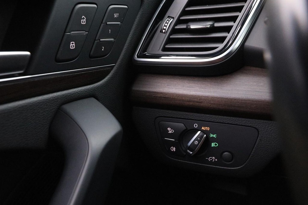 Audi Q5 Vehicle Image 21