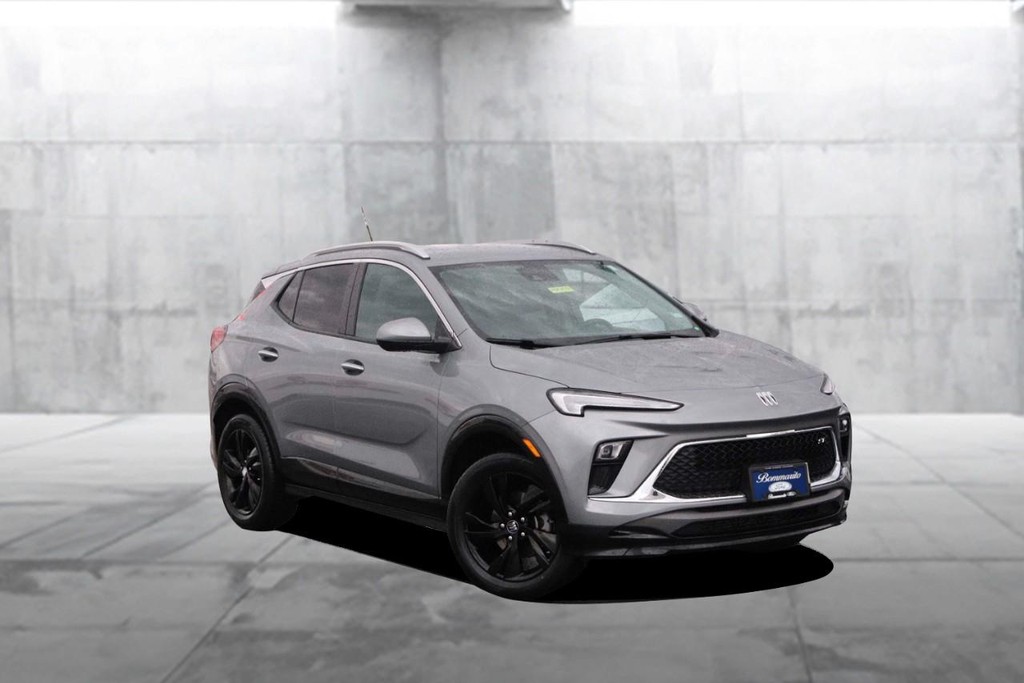 Buick Encore GX Vehicle Full-screen Gallery Image 02