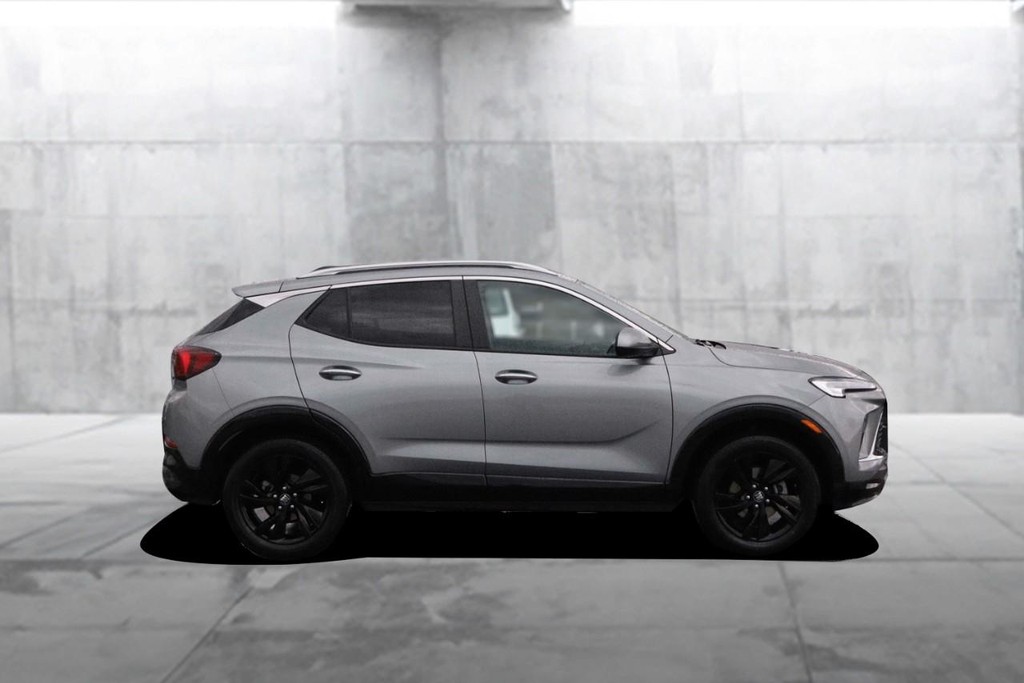 Buick Encore GX Vehicle Full-screen Gallery Image 05