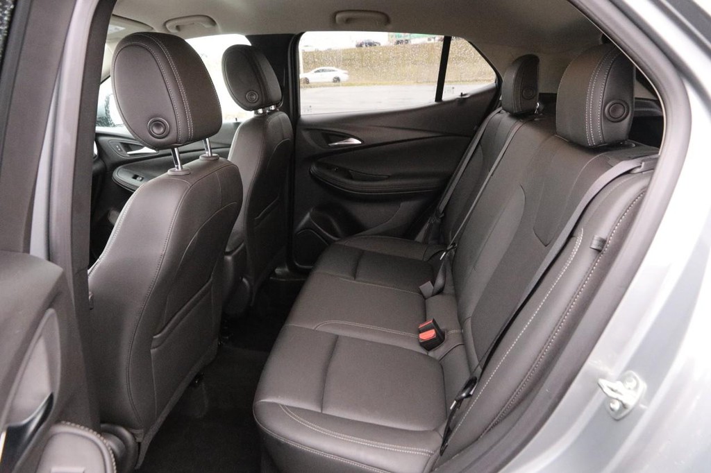 Buick Encore GX Vehicle Full-screen Gallery Image 09