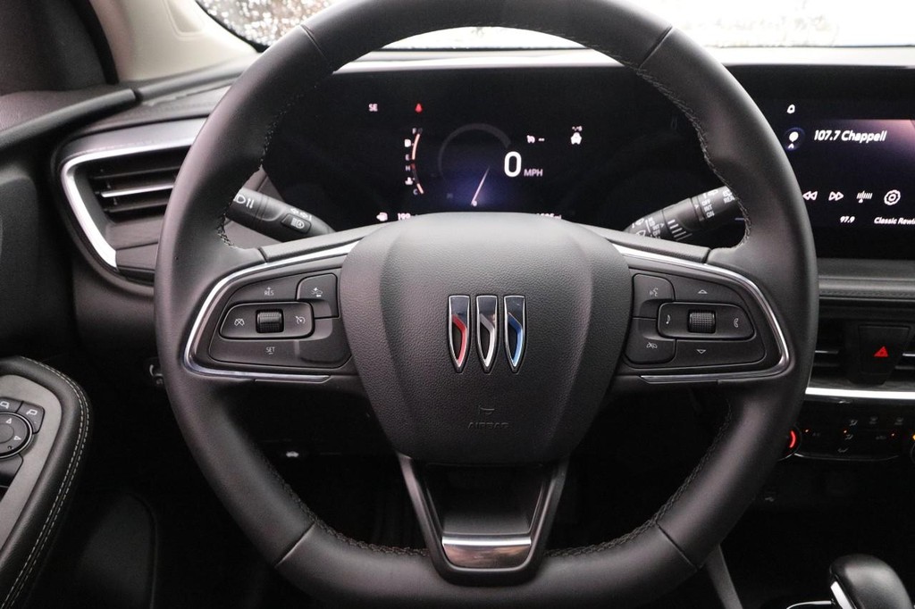 Buick Encore GX Vehicle Full-screen Gallery Image 10