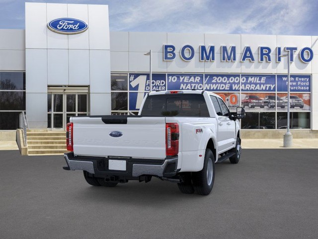 Ford Super Duty F-350 DRW Vehicle Image 08