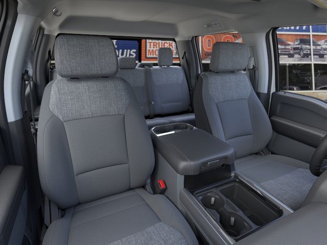 Ford Super Duty F-350 DRW Vehicle Image 10