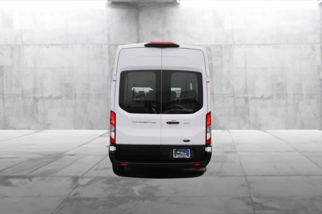 Ford Transit Passenger Wagon Vehicle Full-screen Gallery Image 6