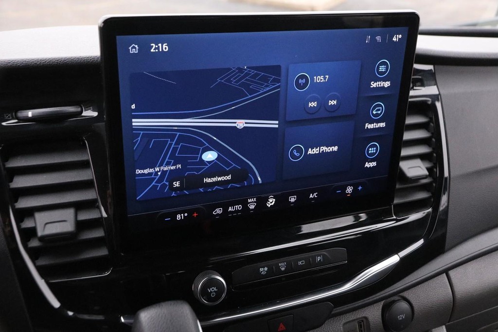 Ford Transit Passenger Wagon Vehicle Full-screen Gallery Image 13