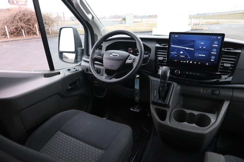 Ford Transit Passenger Wagon Vehicle Full-screen Gallery Image 17