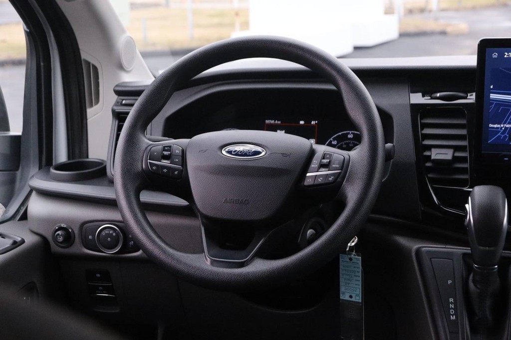 Ford Transit Passenger Wagon Vehicle Full-screen Gallery Image 18