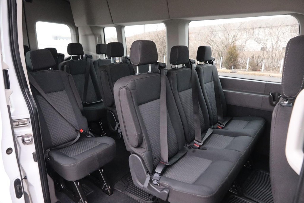 Ford Transit Passenger Wagon Vehicle Full-screen Gallery Image 21
