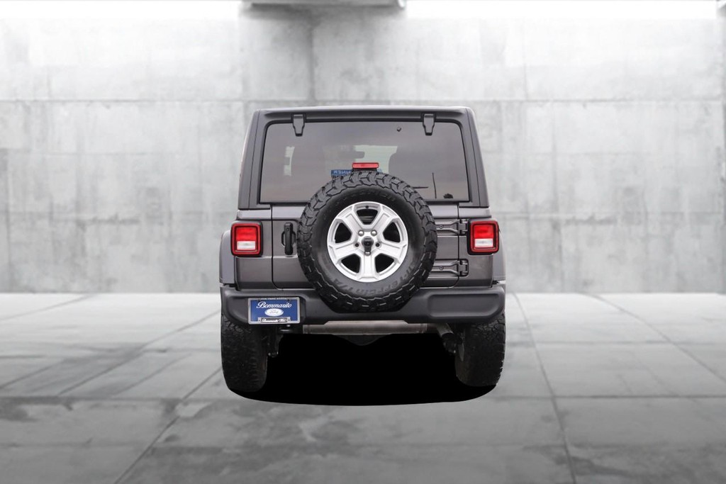Jeep Wrangler Vehicle Image 06