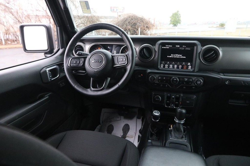 Jeep Wrangler Vehicle Image 22