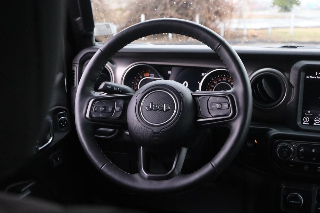 Jeep Wrangler Vehicle Image 23