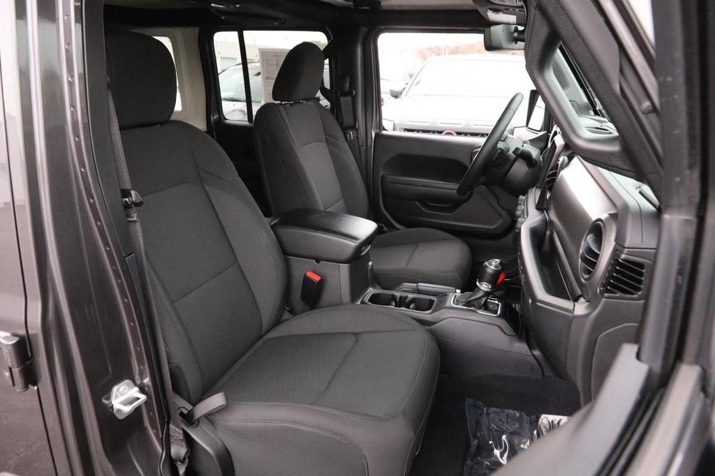 Jeep Wrangler Vehicle Image 26