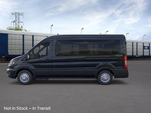 Ford Transit Passenger Wagon Vehicle Full-screen Gallery Image 3