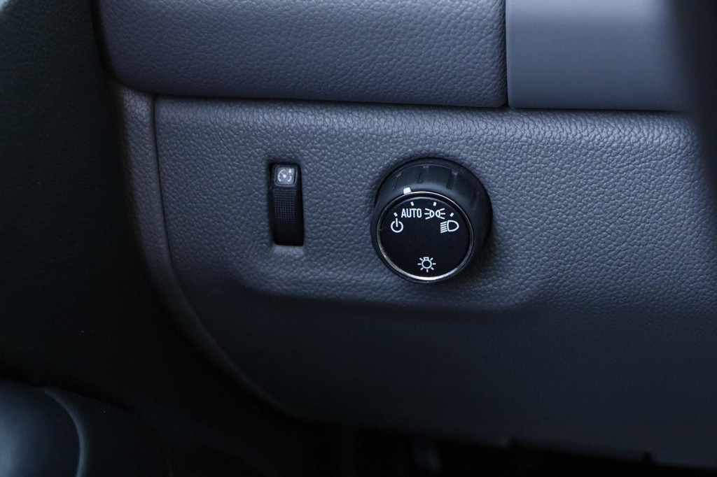 GMC Canyon Vehicle Image 15