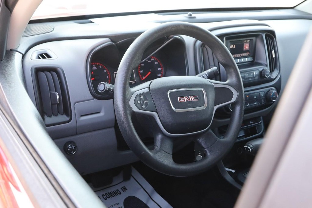 GMC Canyon Vehicle Image 17