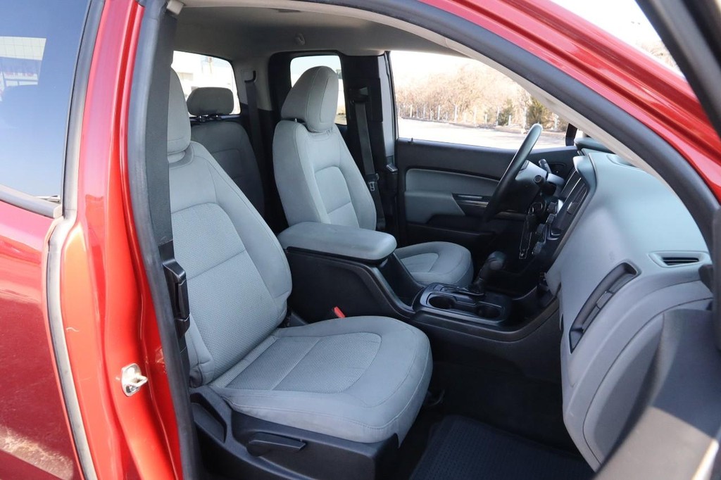 GMC Canyon Vehicle Image 18