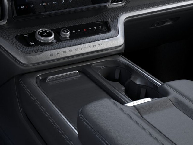 Ford Expedition Vehicle Full-screen Gallery Image 15