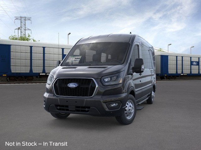 Ford Transit Passenger Wagon Vehicle Full-screen Gallery Image 2