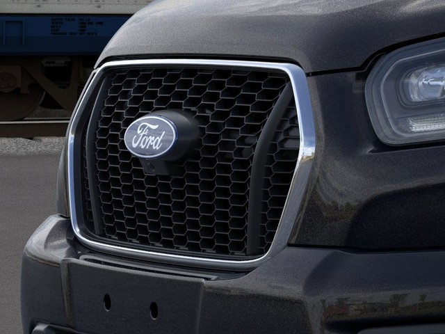 Ford Transit Passenger Wagon Vehicle Full-screen Gallery Image 17