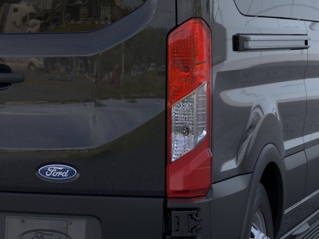 Ford Transit Passenger Wagon Vehicle Full-screen Gallery Image 21