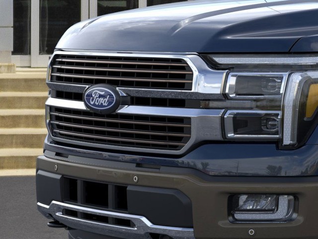 Ford F-150 Vehicle Full-screen Gallery Image 17