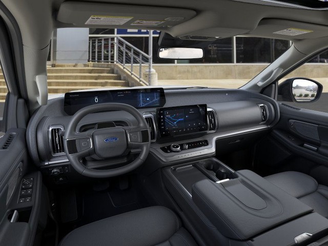 Ford Expedition Vehicle Full-screen Gallery Image 9
