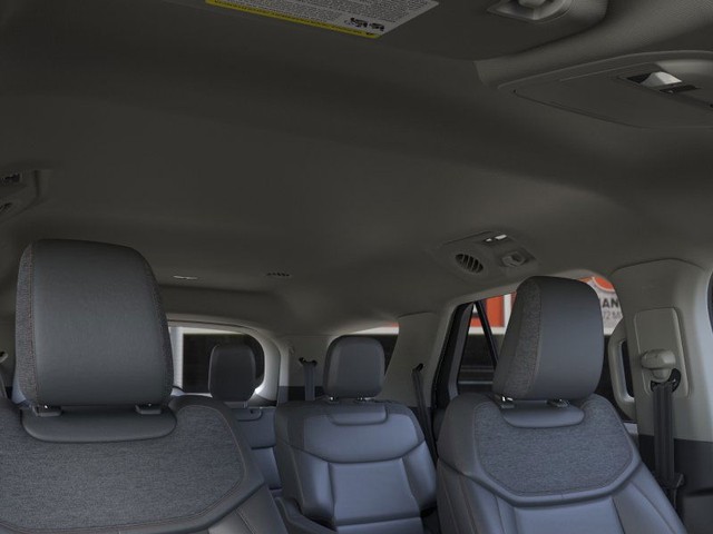 Ford Explorer Vehicle Full-screen Gallery Image 22