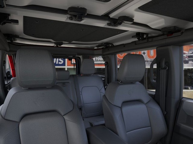 Ford Bronco Vehicle Full-screen Gallery Image 12