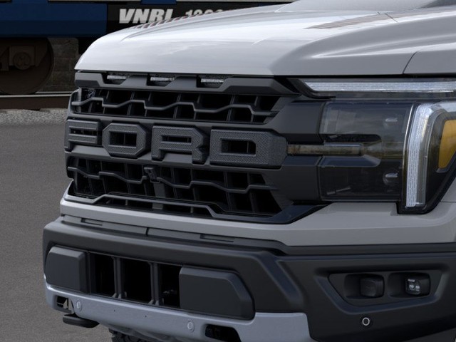 Ford F-150 Vehicle Full-screen Gallery Image 17