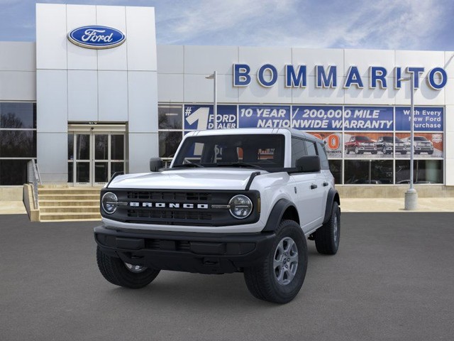 Ford Bronco Vehicle Full-screen Gallery Image 2
