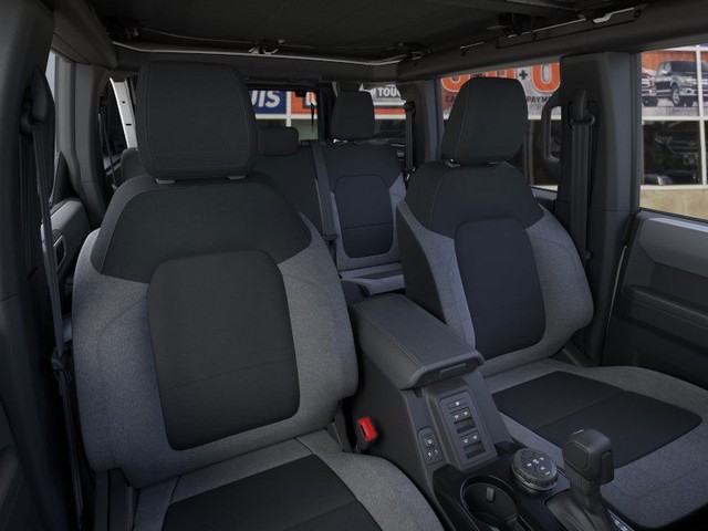 Ford Bronco Vehicle Full-screen Gallery Image 10