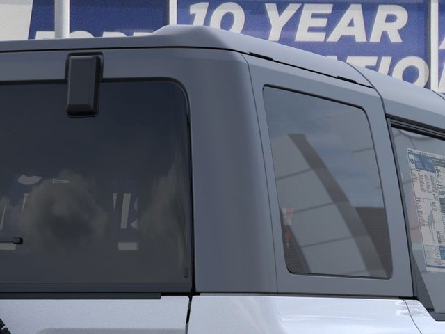 Ford Bronco Vehicle Full-screen Gallery Image 25