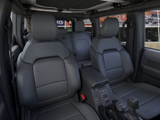 Ford Bronco Vehicle Full-screen Gallery Image 10