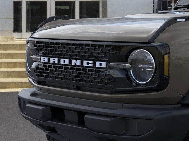 Ford Bronco Vehicle Full-screen Gallery Image 19