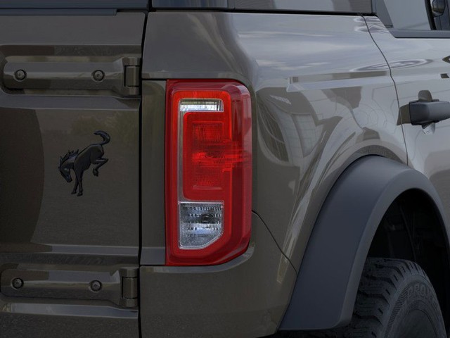 Ford Bronco Vehicle Full-screen Gallery Image 23