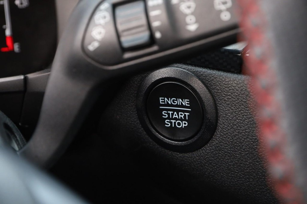 Ford Escape Vehicle Full-screen Gallery Image 13