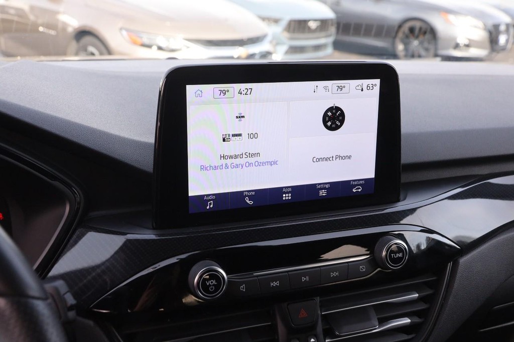 Ford Escape Vehicle Full-screen Gallery Image 14