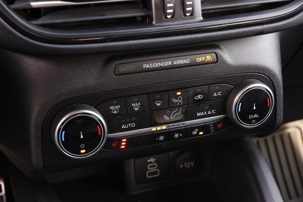 Ford Escape Vehicle Full-screen Gallery Image 16